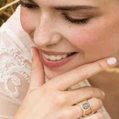 Moonstone Bagues|Bague Liva Labradorite en laiton doré