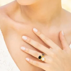 Moonstone Bagues|Bague Mariel Onyx & Labradorite en laiton doré