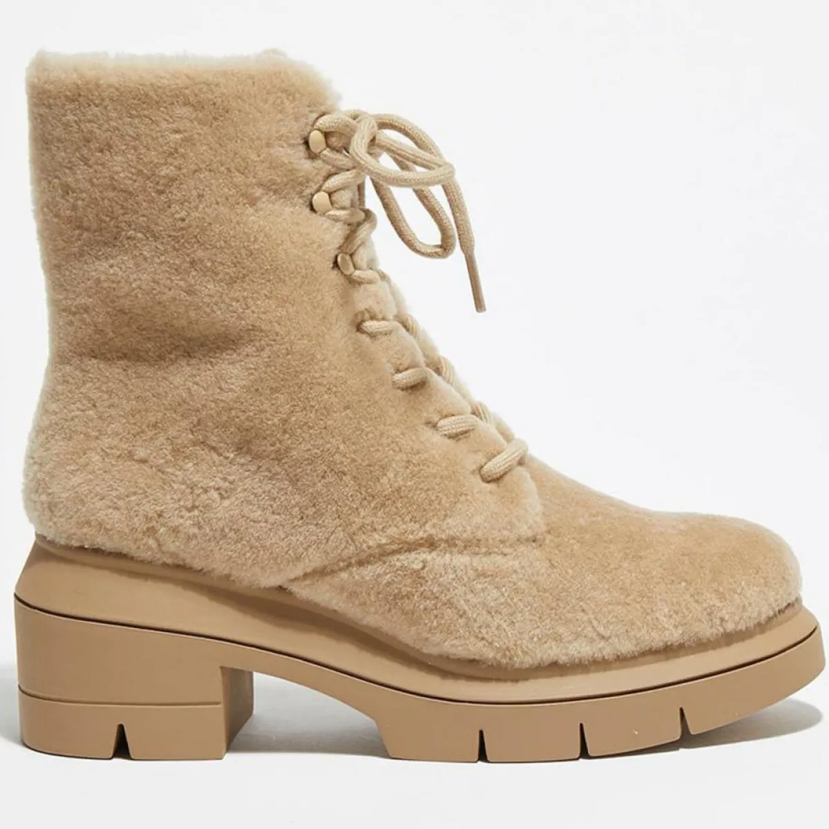 Stuart Weitzman Bottines|Boots en Peau de Mouton Nisha beiges - Talon 7,5 cm