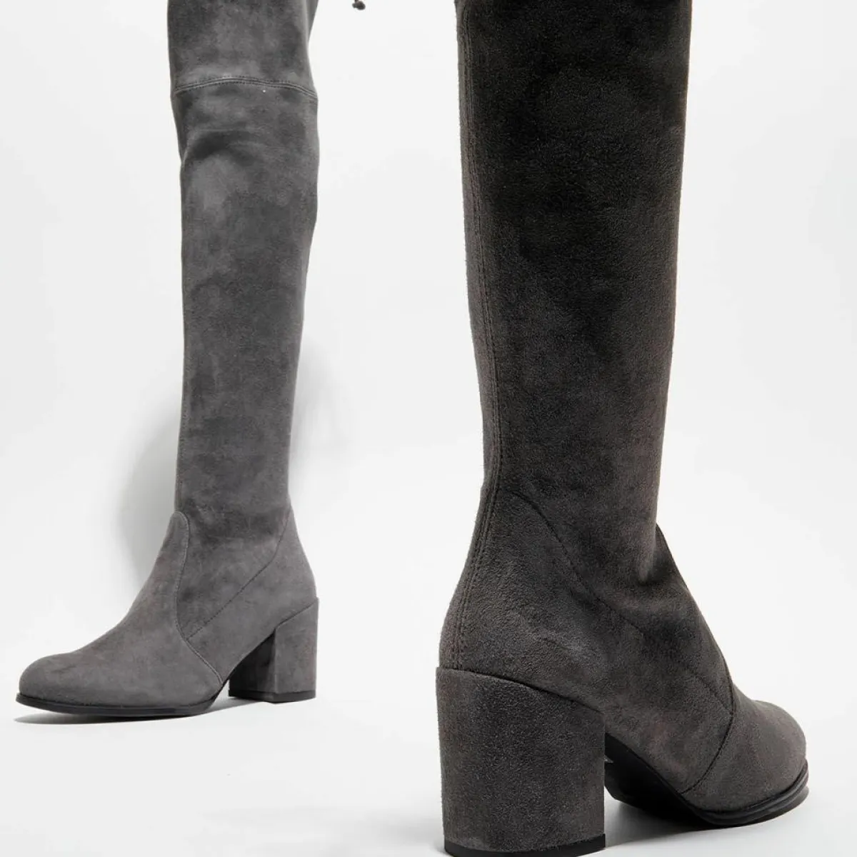 Stuart Weitzman Bottes|Cuissardes en Velours de Cuir Tieland grises - Talon 7.5 cm
