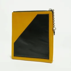 Marni Pochettes|Pochette en Cuir à main mousqueton moutarde - 18x19 cm