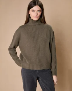 Oscar et Louise Pulls|Pull en Laine & Cachemire Ambre col montant 4 côtes kaki