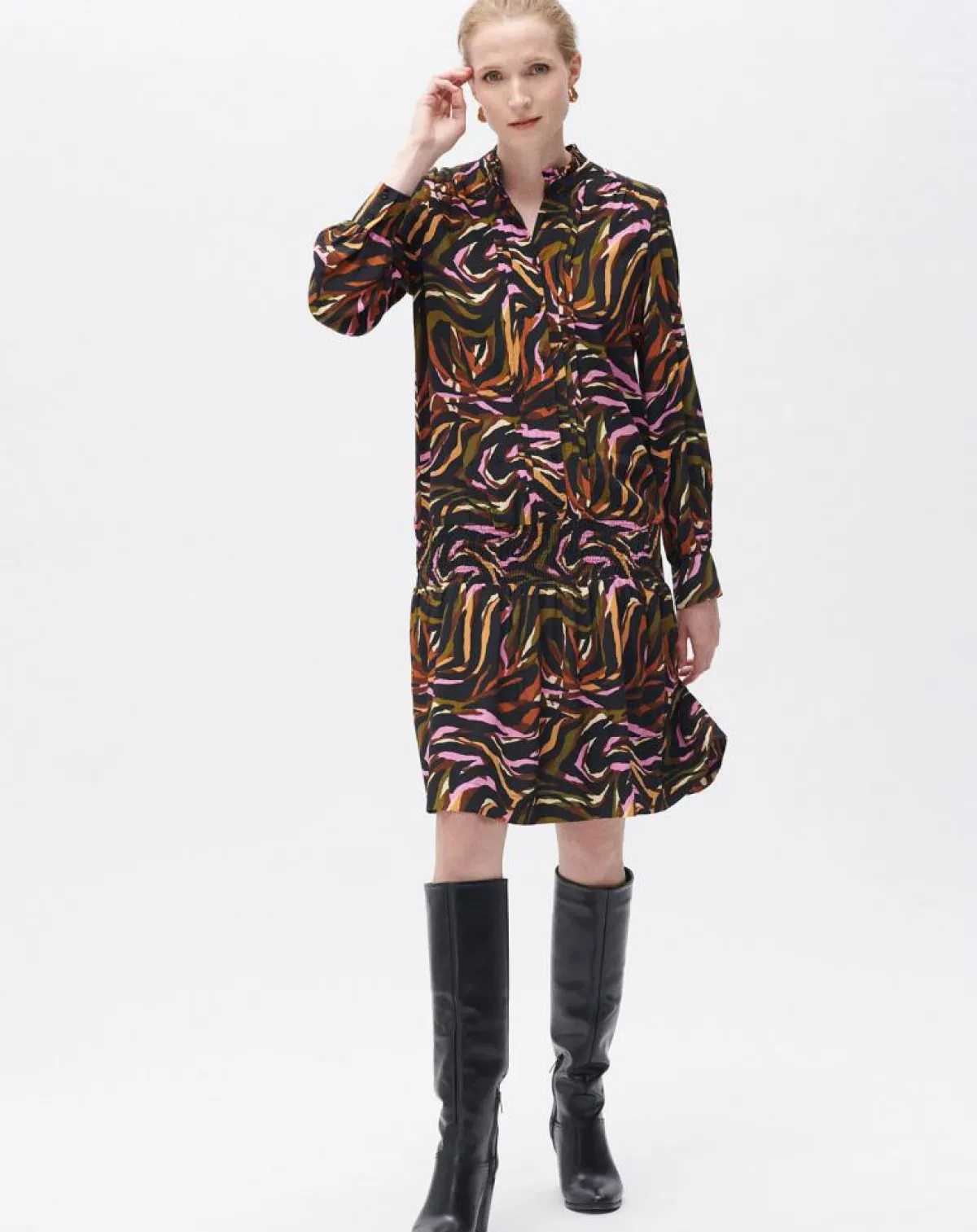 Caroll Robes|Robe Sybil imprimée cognac